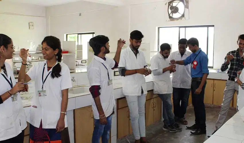 Saraswati Institute of Pharmaceutical Sciences Gandhinagar Infrastructure photo 2